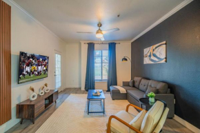 Convenient 1BD West Gate With Pool, Hot Tub, Gym, Parking